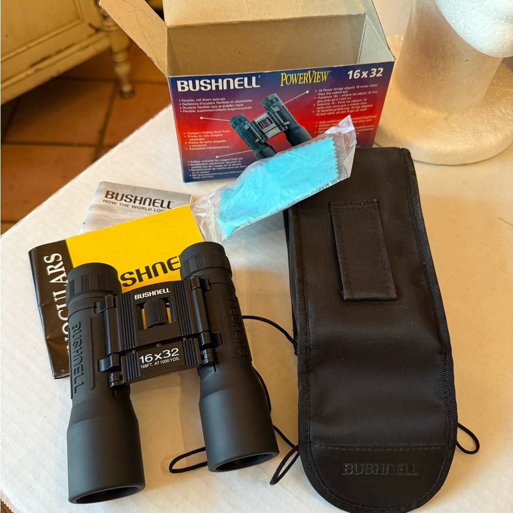 Bushnell Binoculars - Picture 4 of 7
